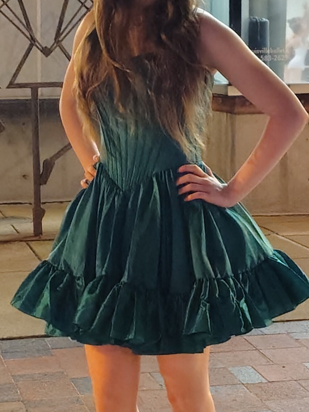Women's Emerald Green Ruffle Formal Dress Size XS Fits 0/2